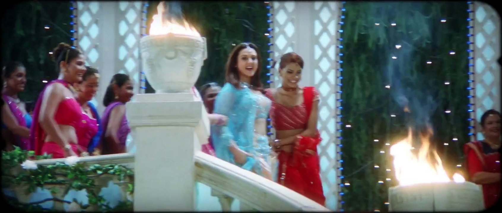 Love Mashup 2015 - DJ Chetas - Best Bollywood Mashup - Valentines Special