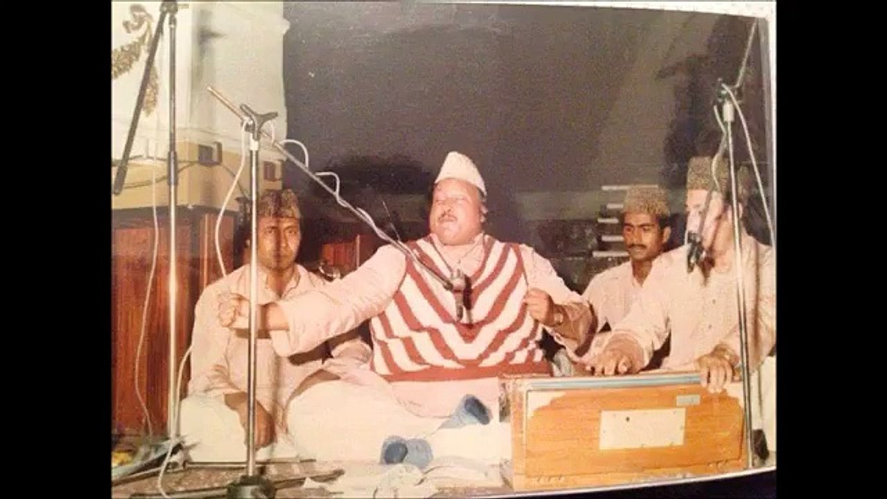 Quran Hai Goya Hoo Bahoo - Nusrat Fateh Ali Khan Qawwal