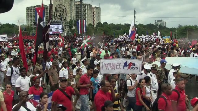 Raúl Castro e Maduro presidem desfile de 1° de Maio em Cuba