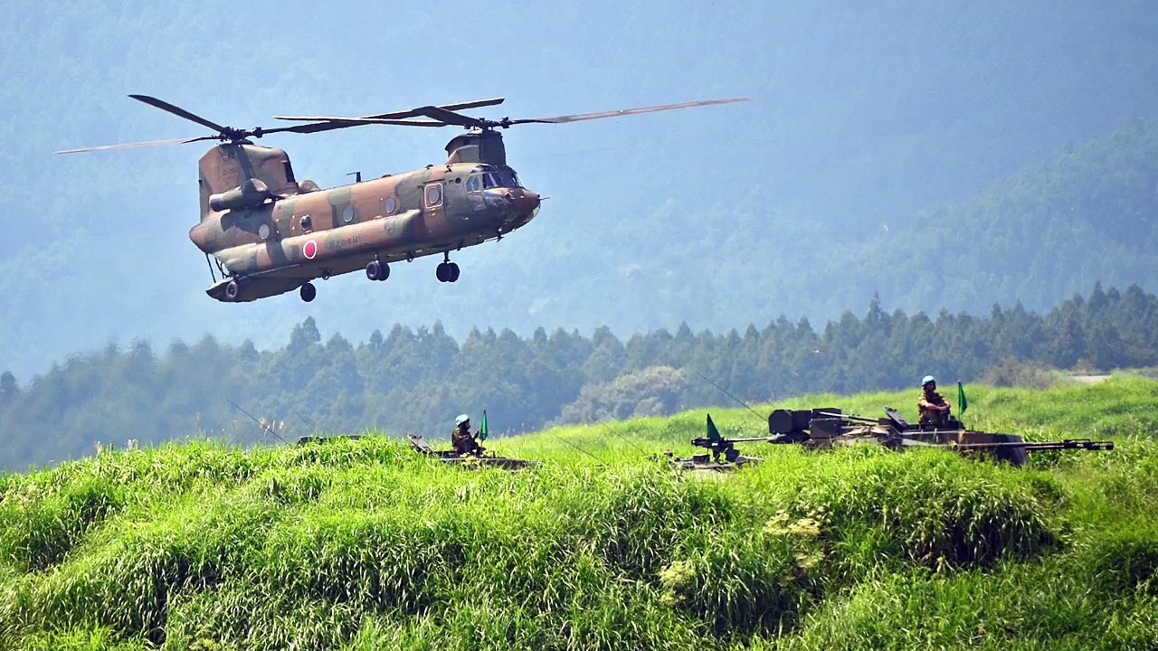 陸上自衛隊 CH-47J ファストロープ降下・エキストラクションロープ離脱
