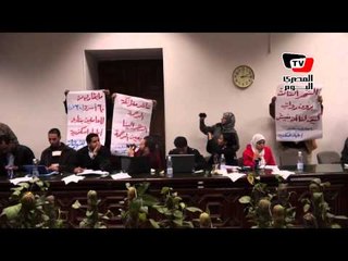 وقفة للأطباء تقتحم مؤتمر لأنفلونزا الخنازير بدار الحكمة