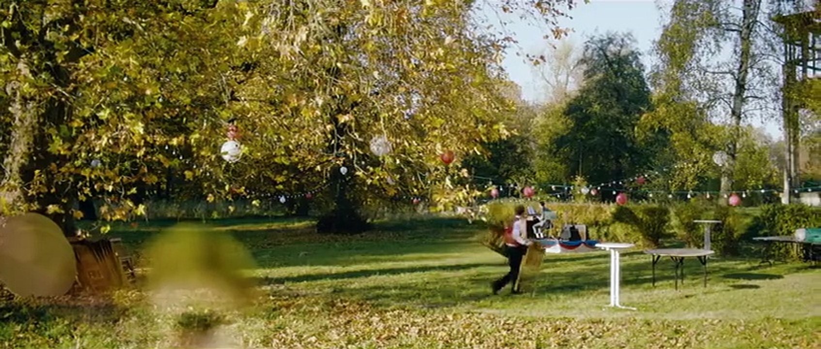 Stung (2015) - Trailer