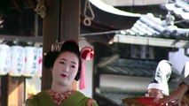 Geisha dance for Setsubun at Yasaka Shrine in Kyoto