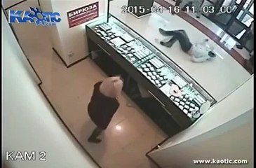اف ایک ہی لات مار کر بندہ ختم کر ڈالا