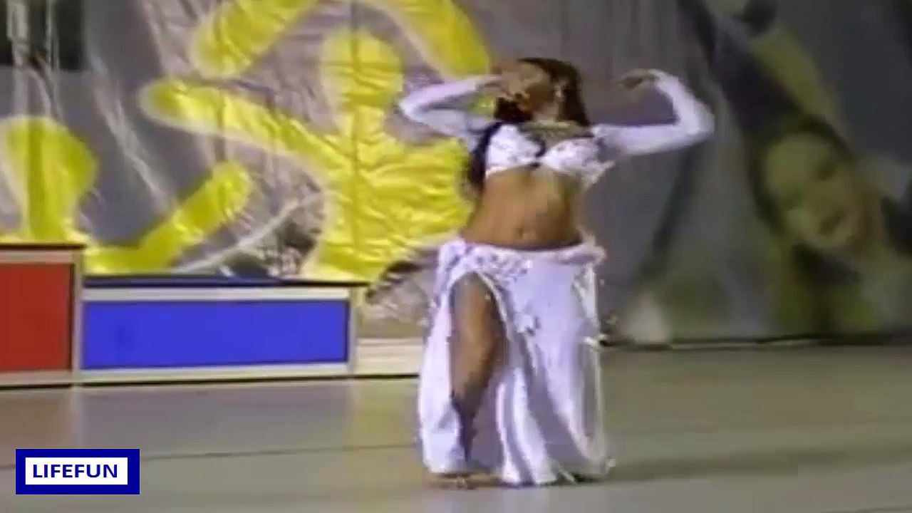 BEAUTIFUL BELLY DANCE || HD || SEXY LADY