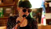 Grimes - Oblivion (Live at Grimey's)