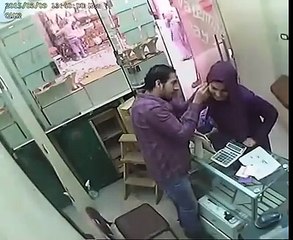 How Clever Buraqa Woman Stealing Money in Gold Shop