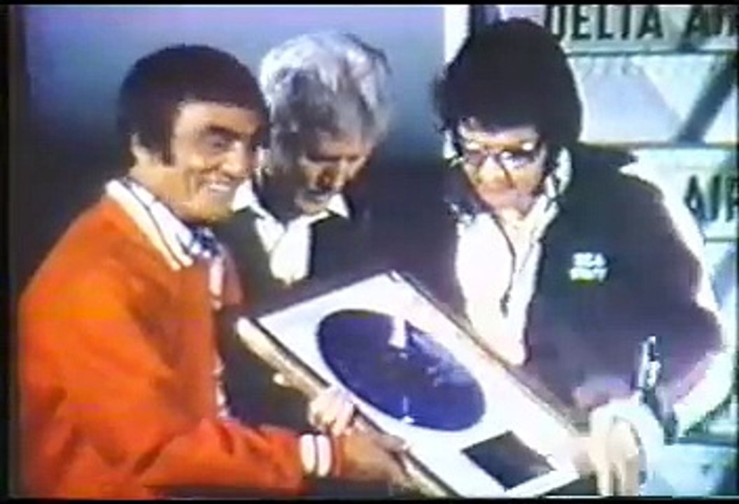 Elvis Presley - Unchained Melody 1977