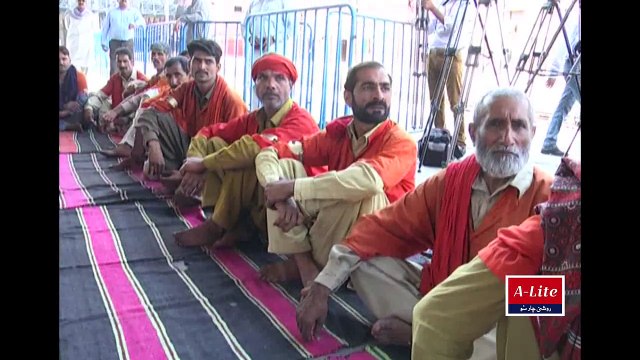 Ameer-e- Jimat-e-Islami Siraj UL Haq on Labor Day at Lahore Railway Station