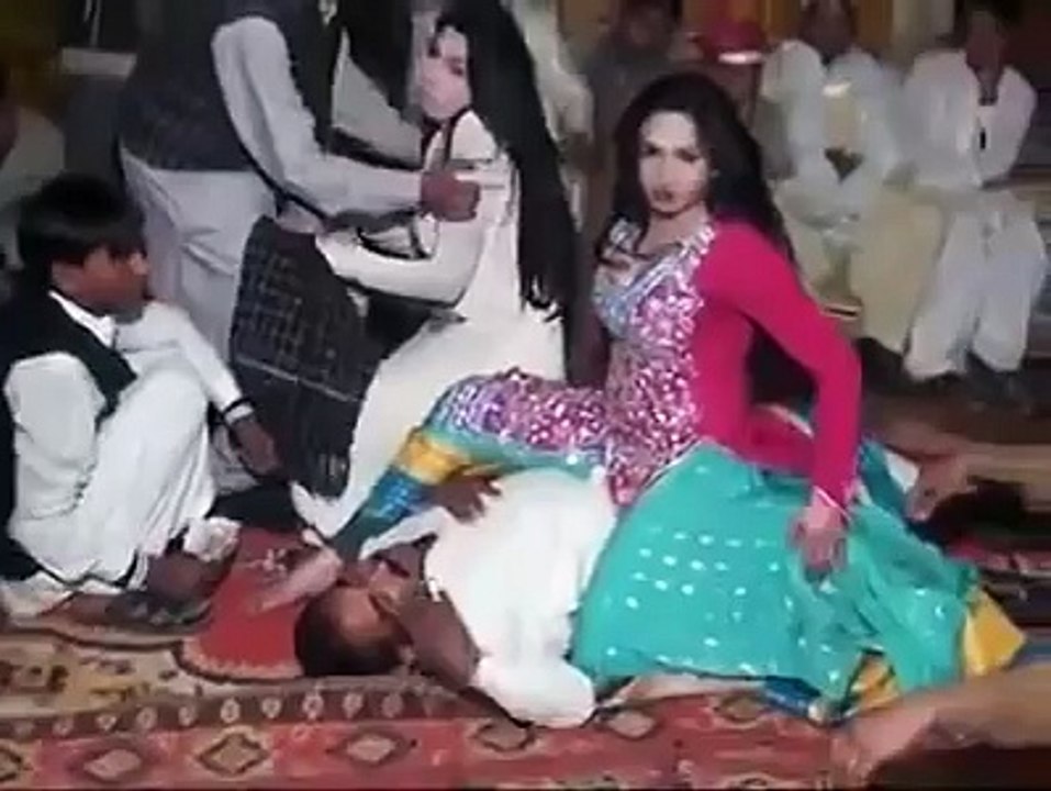 Pakistani Mujra dancers