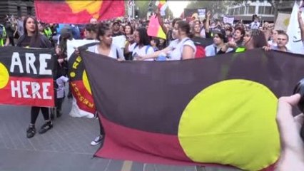 Aborjinler Hakları İçin Gösteri Düzenledi