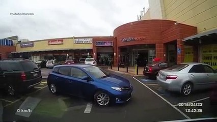Is this the worst parking effort EVER Hilarious video of wom