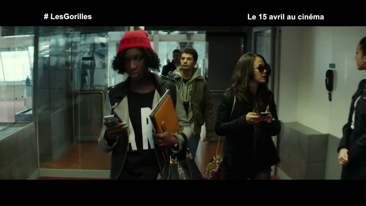 Alice BelaÏdi en star du RnB  LES GORILLES Extrait 3