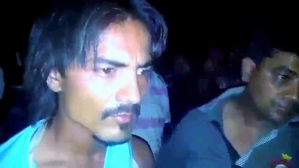 Manendragarh - Girl slapping a boy for teasing her on phone