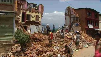 Una semana después del terremoto, los muertos en Nepal son ya 6.621