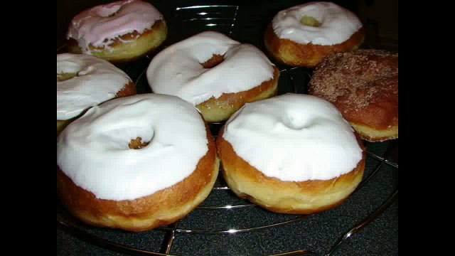 Recette facile des DONUTS américains ou beignets - Hervé Cuisine