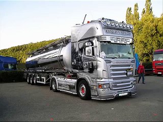 SCANIA V8