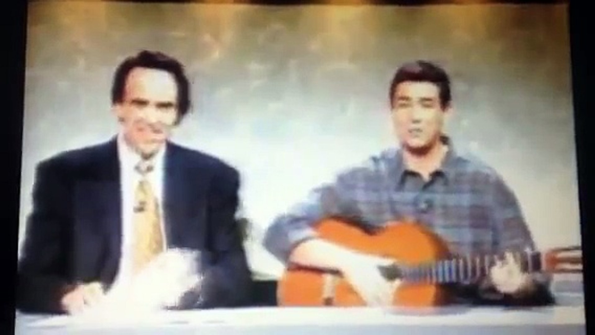 ⁣Adam Sandler sings the Turkey Song