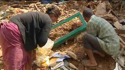 Supervivientes de áreas remotas en Nepal reclaman de urgencia tiendas y lonas