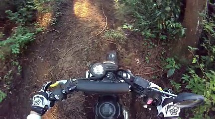 ヒルクライム　トリッカー　アクシデント　強打