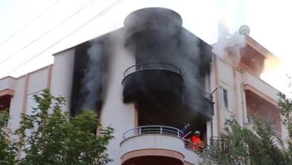 Üç Katlı Binadaki Yangın Korkuttu