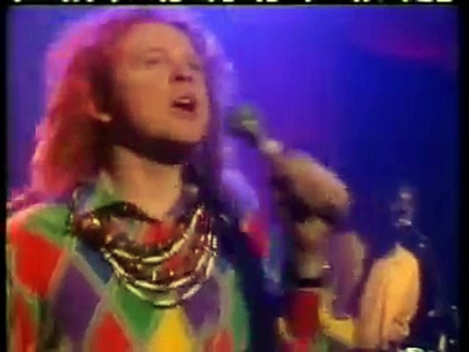 Something got me started   Simply red live