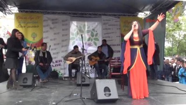 Hdp Eş Genel Başkanı Selahattin Demirtaş Paris'te...