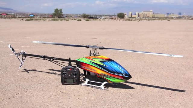 Pilote d'hélicoptère radiocommandé en mode surdoué!