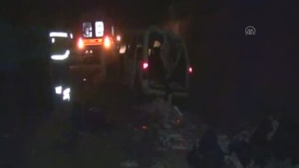 Kaçak Sigara Yüklü Araç Devrildi