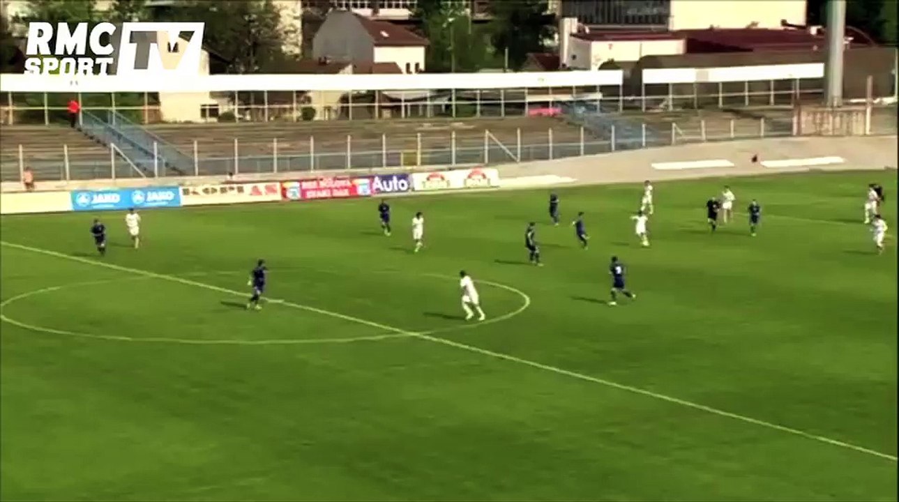 Un gardien croate se ridiculise en ratant complètement sa sortie