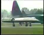 SR 71 Blackbird / Light aircraft  take off. Compare and contrast