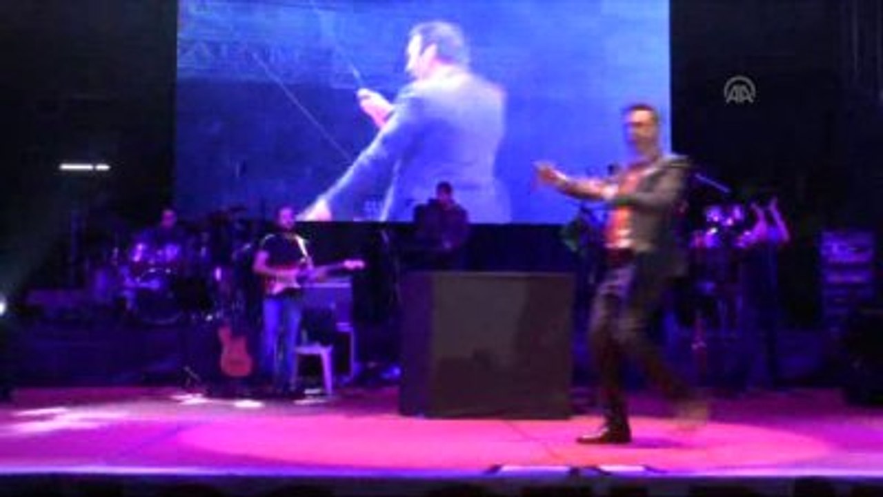 Kumluca'da Mustafa Ceceli Konseri