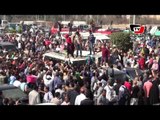 أنصار مرسي يعتدون على كاميرات التليفزيون ويهتفون: سلمية