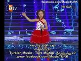 الطفلة التركية التي أبكت الملايين مترجمة للعربية