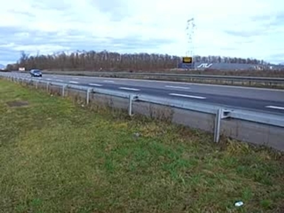 bmw m 3 sur autoroute