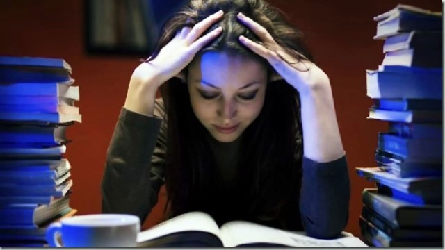 COMO MEMORIZAR TODO PARA LOS EXAMENES. Estudiar justo antes de dormir