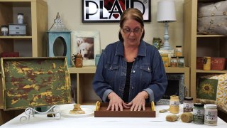 FolkArt Home Decor_ Create A Chippy Layered Paint Finish With Donna Dewberry 5