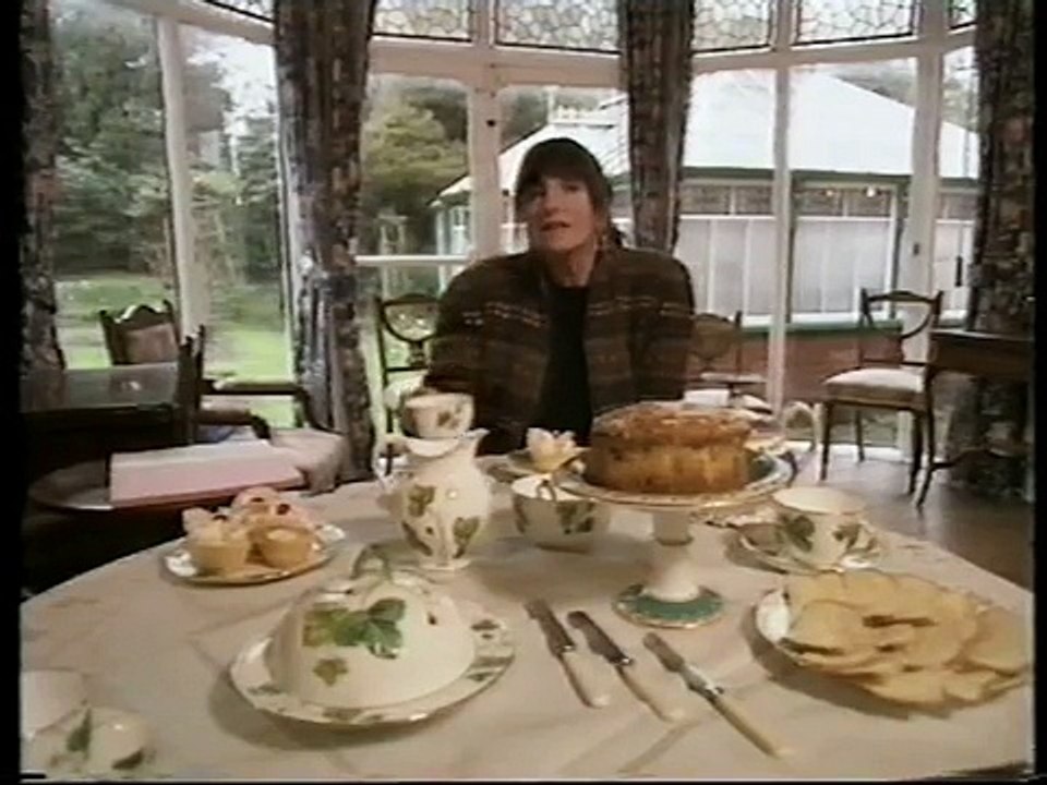 Lucinda Lambton visits Sunnycroft in Wellington, Shropshire.