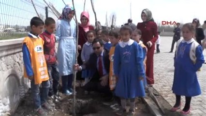 Muş Tema Vakfı, Köylerde Fidanları Çocuklara Emanet Ediyor