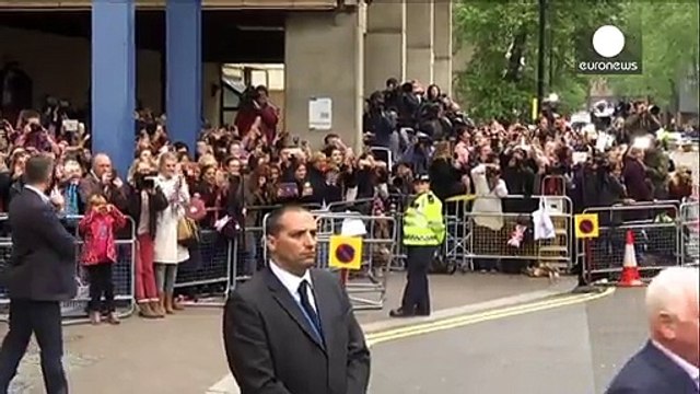 Герцог и герцогиня Кембриджские с дочерью вернулись в Кенсингтонский дворец