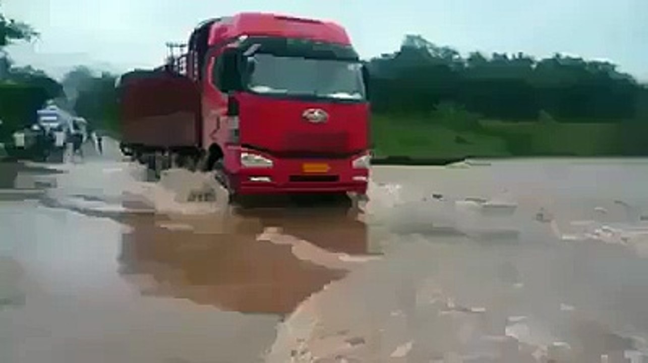 plouf le camion