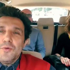 Flavio Insinna in auto verso Sant'Arpino