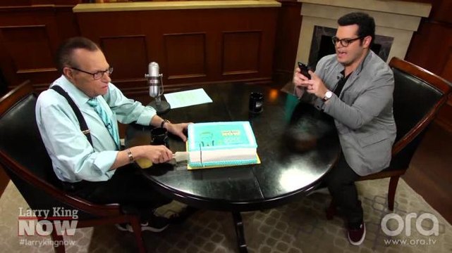Larry King, Josh Gad Celebrate 500th Episode of Larry King Now