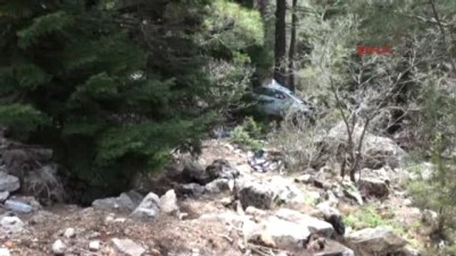 Antalya Otomobil 50 Metrelik Uçuruma Yuvarlandı 1 Ölü, 2 Yaralı