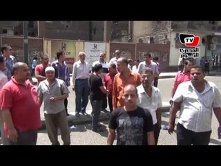 موظفو «روزاليوسف» يقطعون شارع «قصر العيني»
