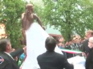 Viktor Orbán inaugure le stade de Felcsút