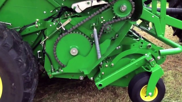 John Deere F440 balers
