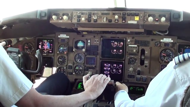 Boeing 767 cockpit view landing Brussels Airport runway 25L