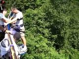 Bungee jump Accident : rope breaks and man fells...