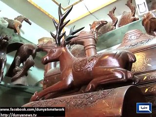 Dunya News - Peshawar: Amazing man makes creative wood art